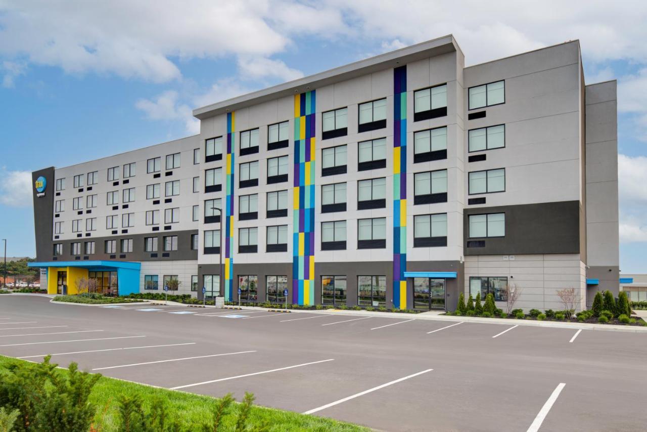 Tru By Hilton Toronto Airport West Hotel Мисисага Екстериор снимка