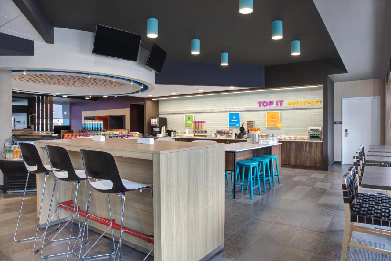 Tru By Hilton Toronto Airport West Hotel Мисисага Екстериор снимка