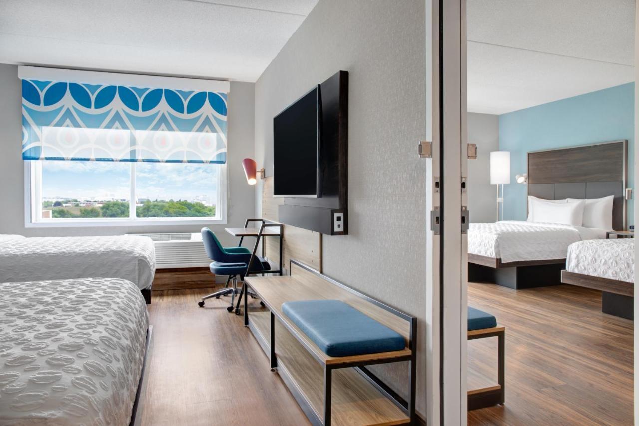 Tru By Hilton Toronto Airport West Hotel Мисисага Екстериор снимка