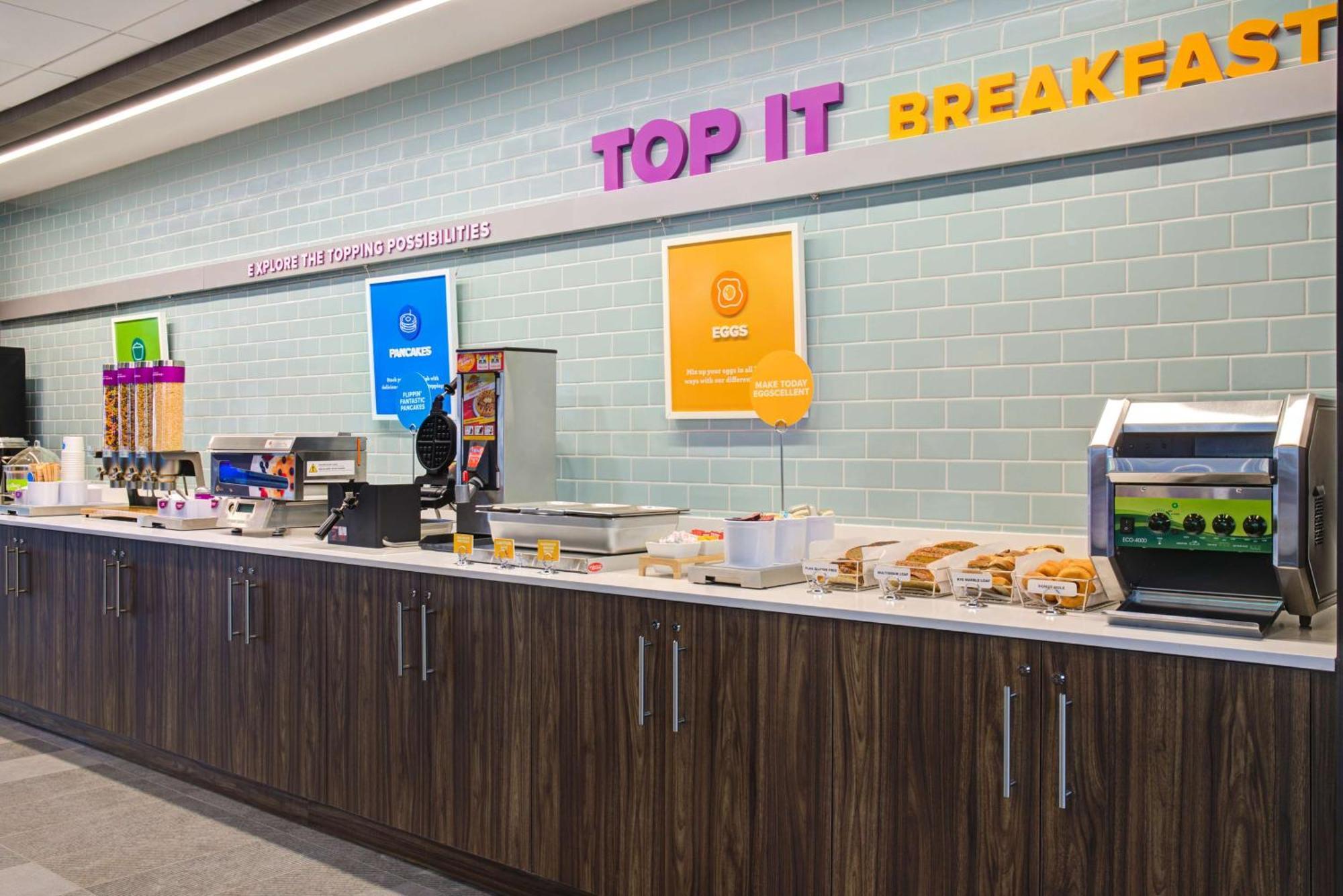 Tru By Hilton Toronto Airport West Hotel Мисисага Екстериор снимка